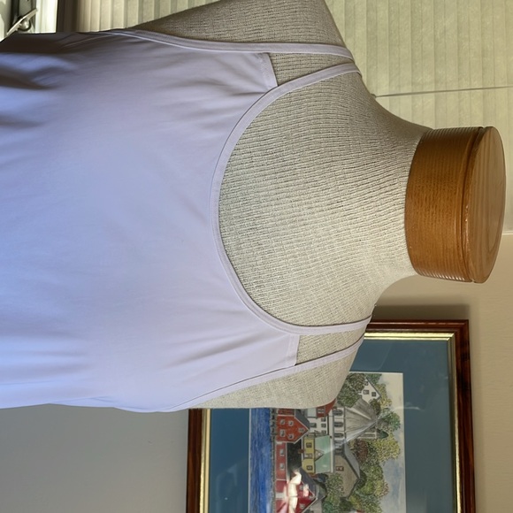 Lululemon workout top - Picture 4 of 5